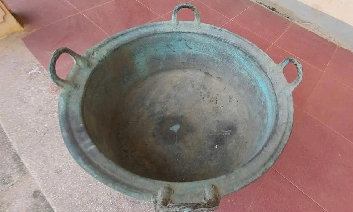 Nhiều lần bị mất trộm, chiếc vạc đồng 500 tuổi vẫn trở về làng