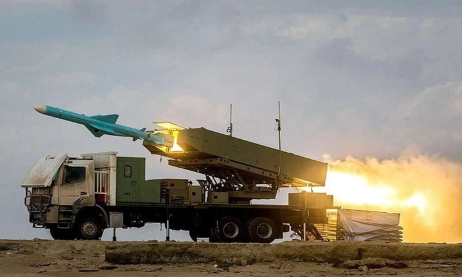 Iran dựng “lá chắn nhiều tầng” ở Hormuz, sẵn sàng kịch bản đối đầu Mỹ