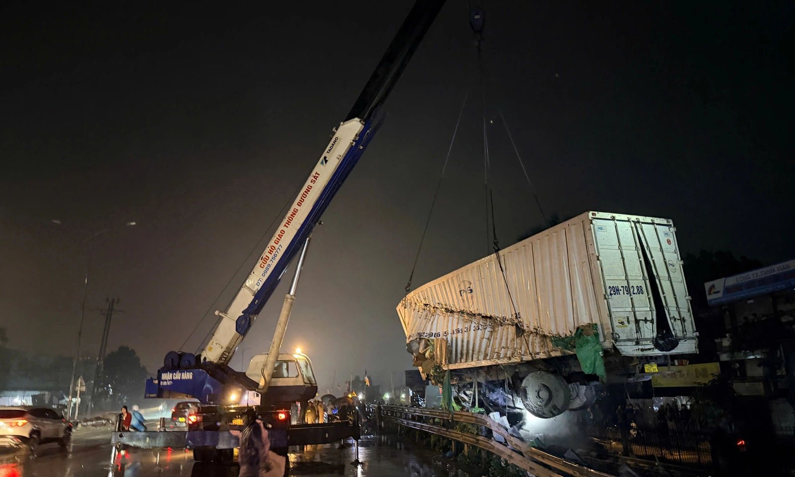 Cục CSGT nhấn mạnh quy định bắt buộc nhường đường cho phương tiện đường sắt