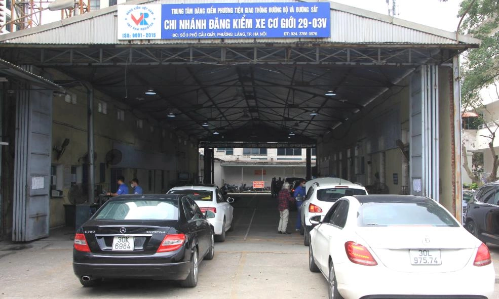 Ngày đầu kiểm định khí thải mới: Nhiều xe đạt chuẩn cao