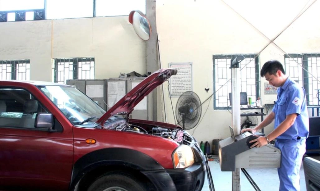 Hết cảnh xếp hàng chờ đăng kiểm xe