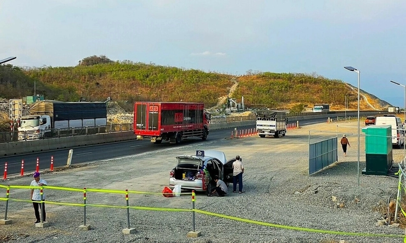 Trạm dừng nghỉ cao tốc Cam Lâm – Vĩnh Hảo nguy cơ trễ tiến độ