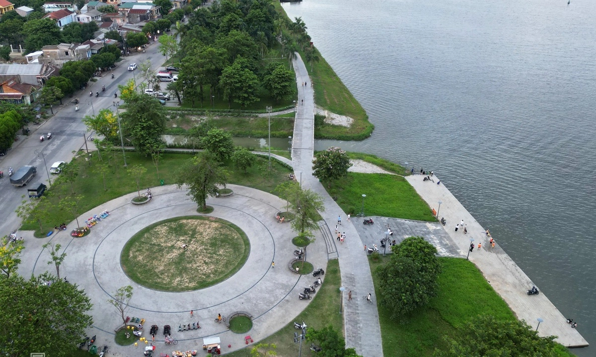 Huế đặt mục tiêu giải phóng mặt bằng tuyến đường ven sông Hương trước 30/4