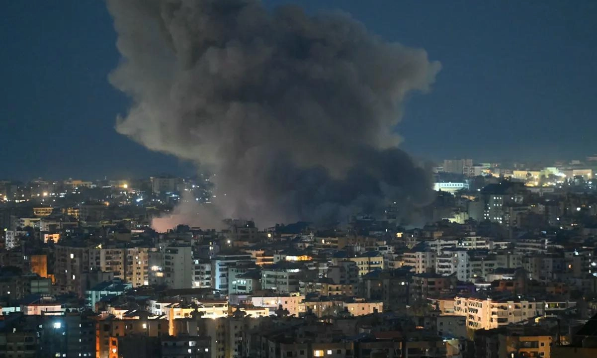 Iran phóng 3 đợt tên lửa trong đêm, căng thẳng với Israel tiếp tục leo thang