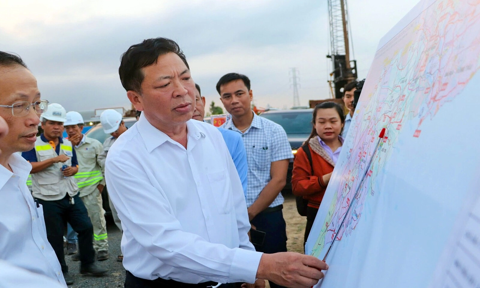 Bộ trưởng Trần Hồng Minh kiểm tra thi công cao tốc Mỹ Thuận – Cần Thơ