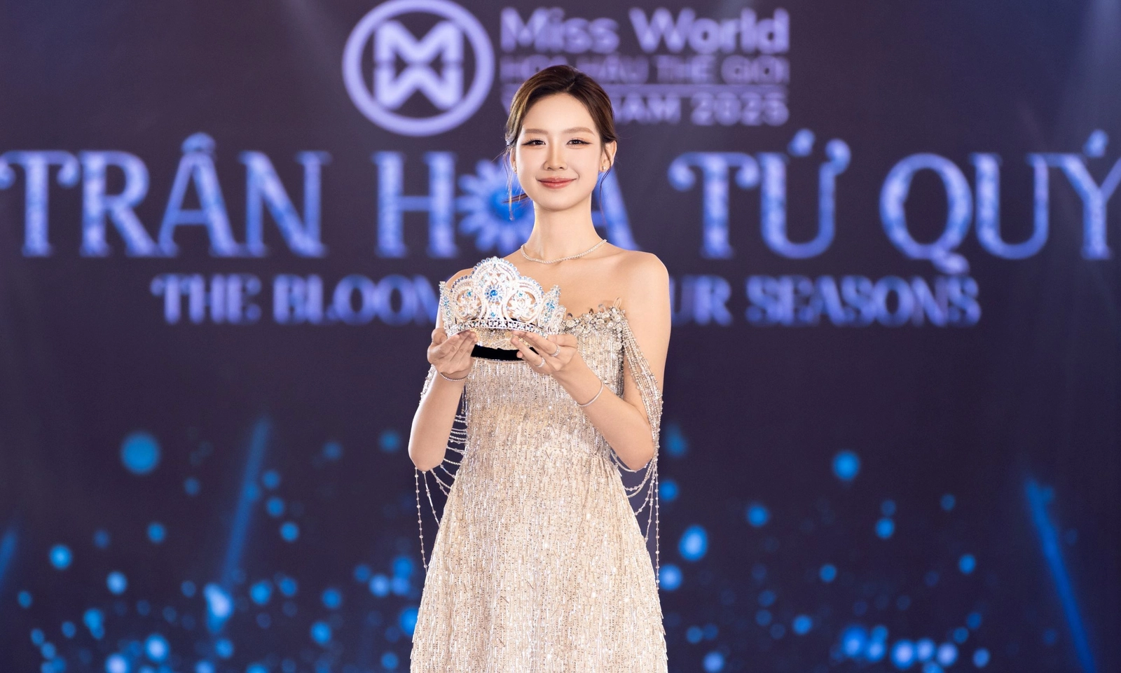Công bố vương miện, hoa đăng qua Miss World Vietnam 2025