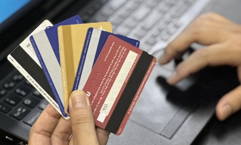 Bộ Công an cảnh báo thủ đoạn lôi kéo học sinh, sinh viên mở hoặc cho thuê tài khoản ngân hàng