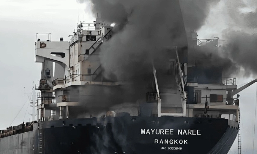 Iran tấn công hai tàu thương mại đi qua eo biển Hormuz