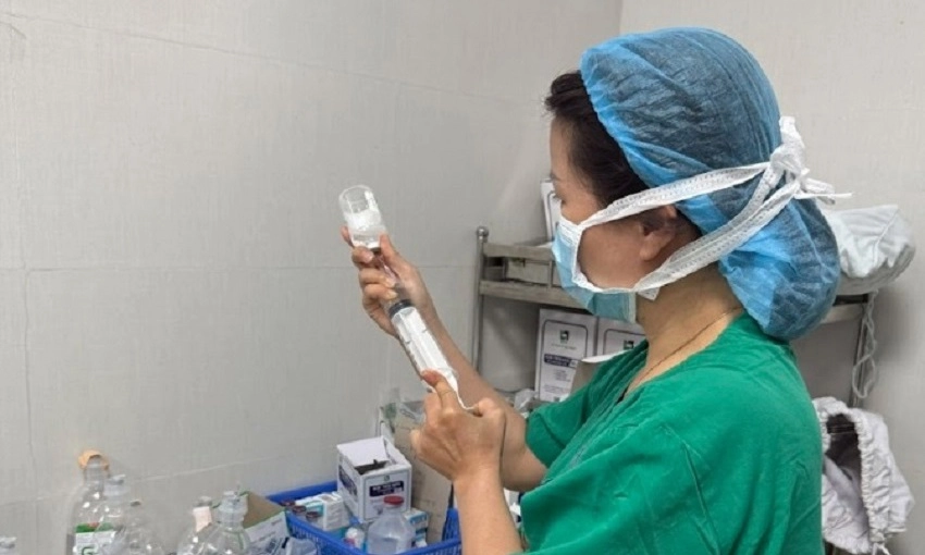 WHO chuyển khẩn cấp thuốc giải độc botulinum đến Đà Nẵng cứu 3 bệnh nhân nguy kịch 