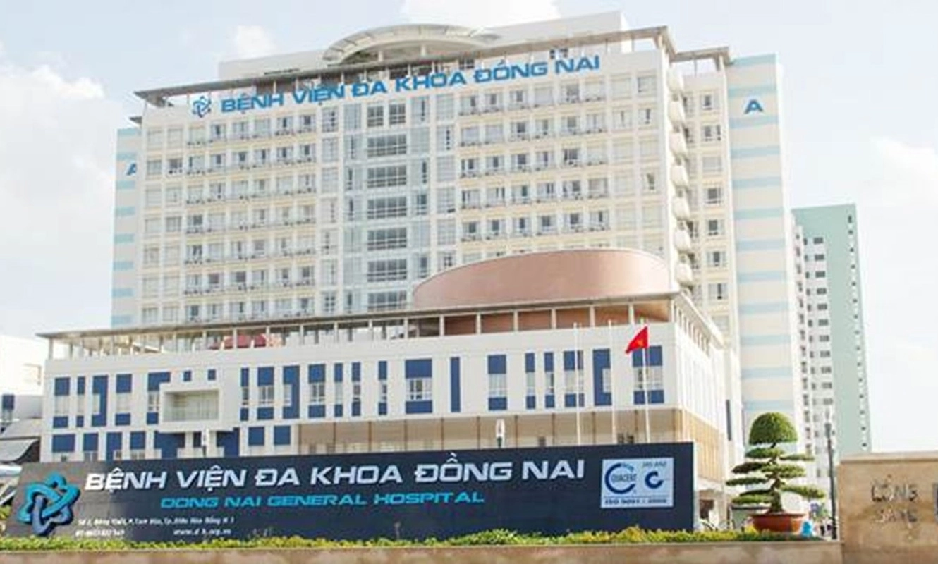 Sản phụ vỡ ối giữa đường, CSGT bật còi ưu tiên dẫn đường đến bệnh viện