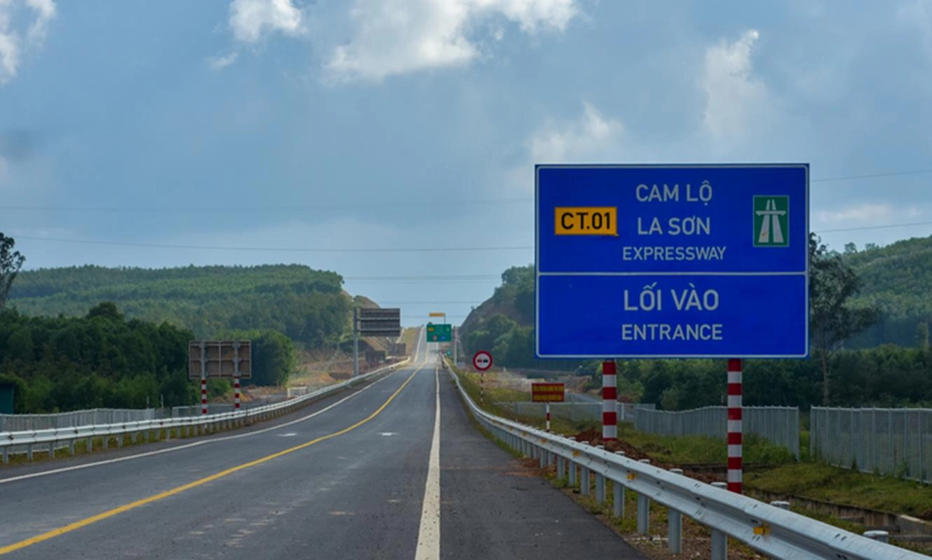 Đề xuất tăng tốc độ khi lưu thông trên cao tốc Cam Lộ – La Sơn