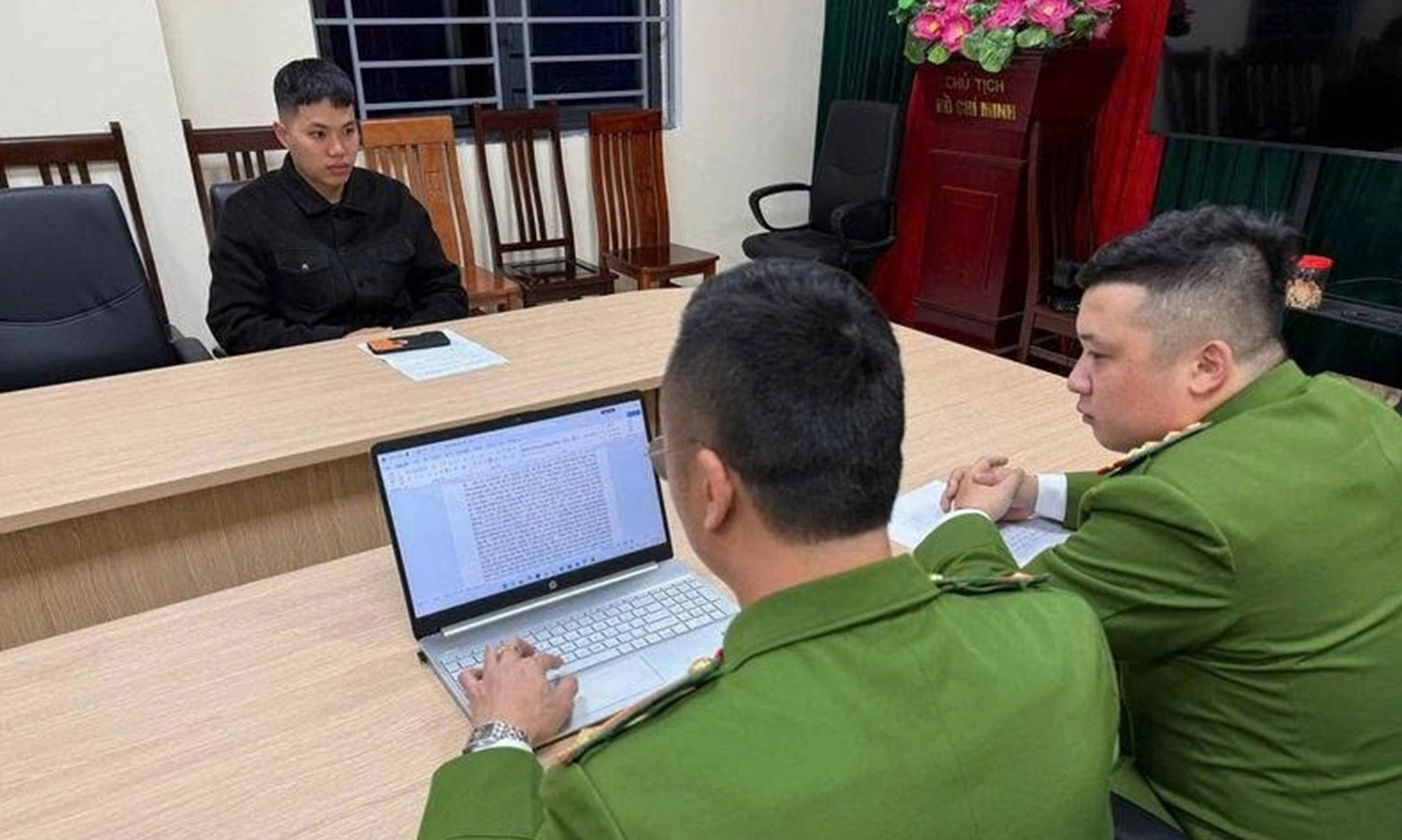 Lợi dụng lễ hội đông khách, gom hàng chục phòng khách sạn để bán lại