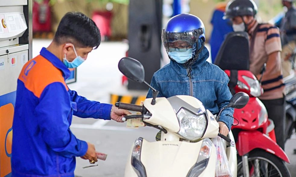 Giữ ổn định giá xăng dầu, chi mạnh Quỹ bình ổn; nguồn cung bảo đảm đến hết tháng 4