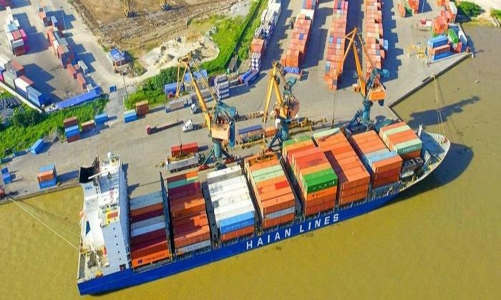 Cước vận chuyển container nội địa tăng, có tuyến vọt tới 25%