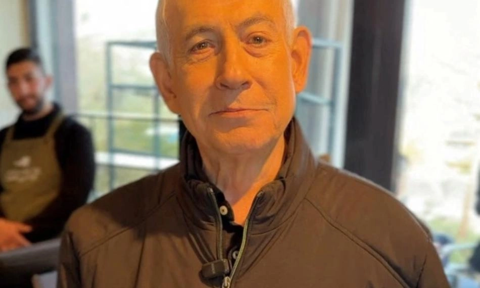 Thủ tướng Israel đăng video uống cà phê sau tin đồn đã chết