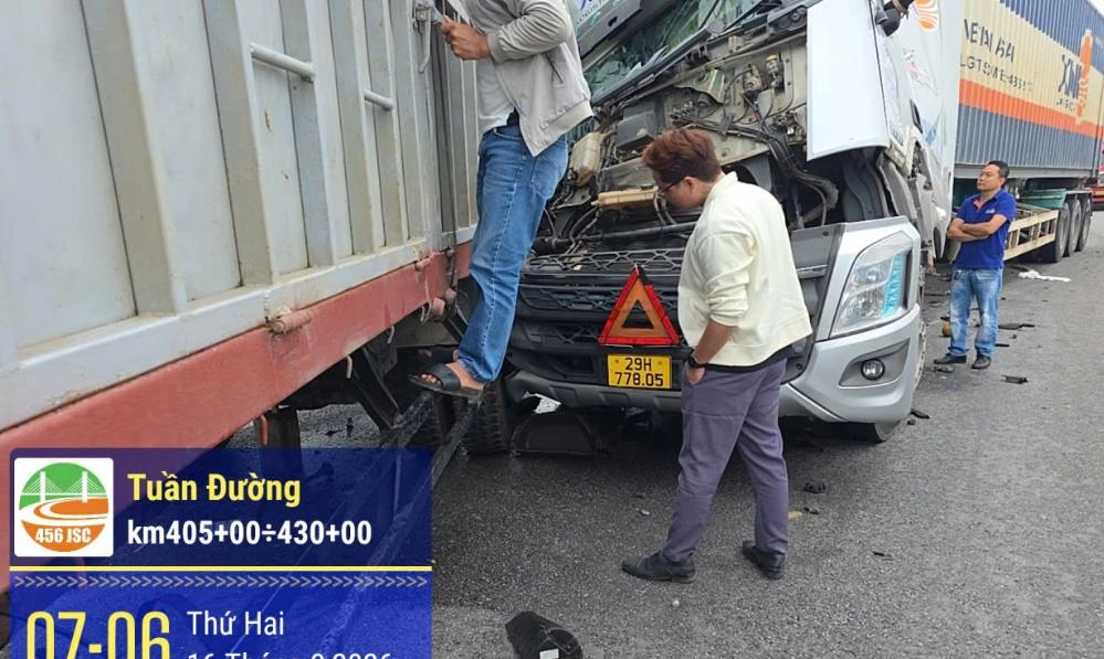 Tháo dải phân cách cao tốc sau va chạm container – xe tải để giải tỏa phương tiện