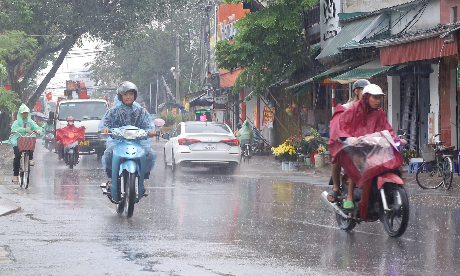 Thời tiết ngày 19/3: Một số khu vực mưa dông về chiều tối và đêm, đề phòng gió giật mạnh