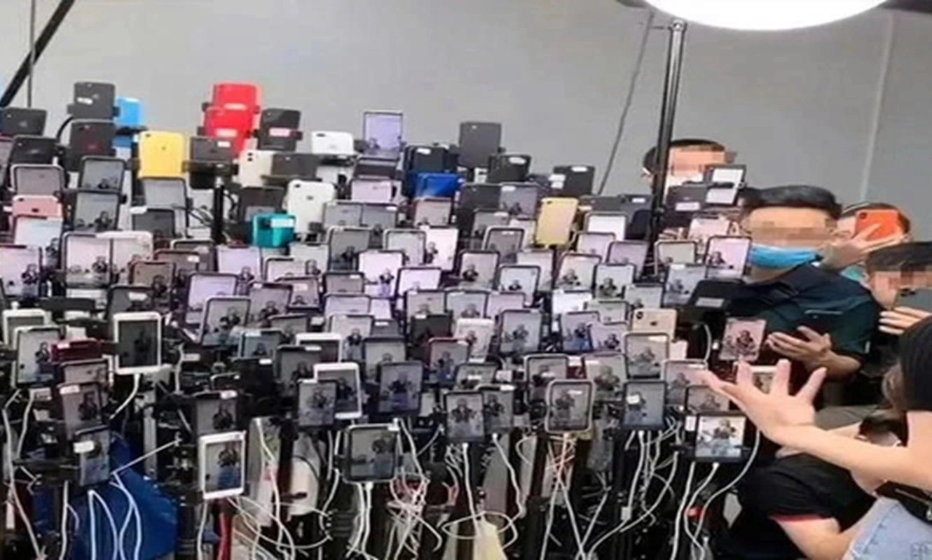 Trung Quốc: Triệt phá “trại điện thoại” 26.000 máy tạo tương tác ảo cho livestream