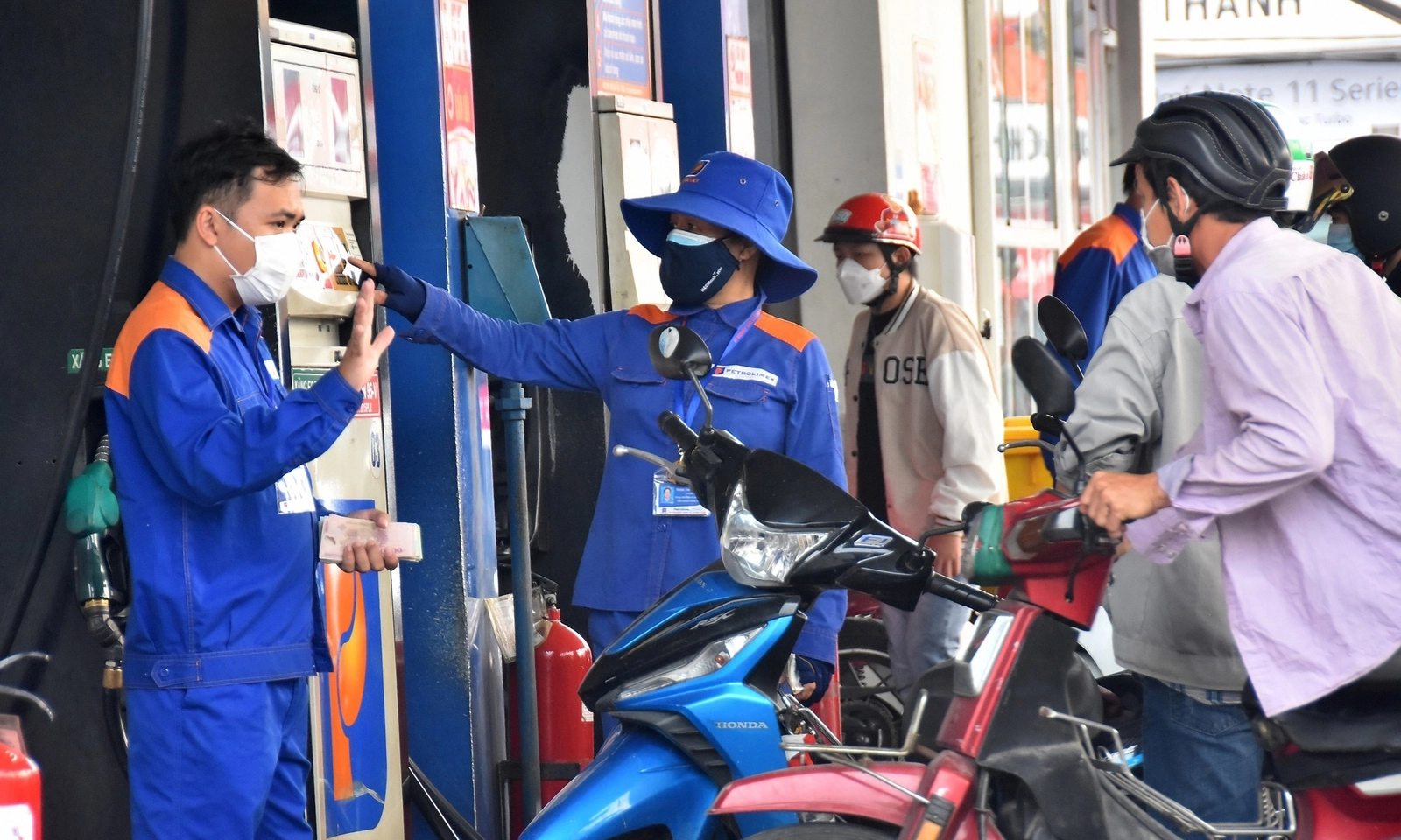 Đề xuất dùng ngân sách nhà nước “tiếp sức” Quỹ bình ổn giá xăng dầu