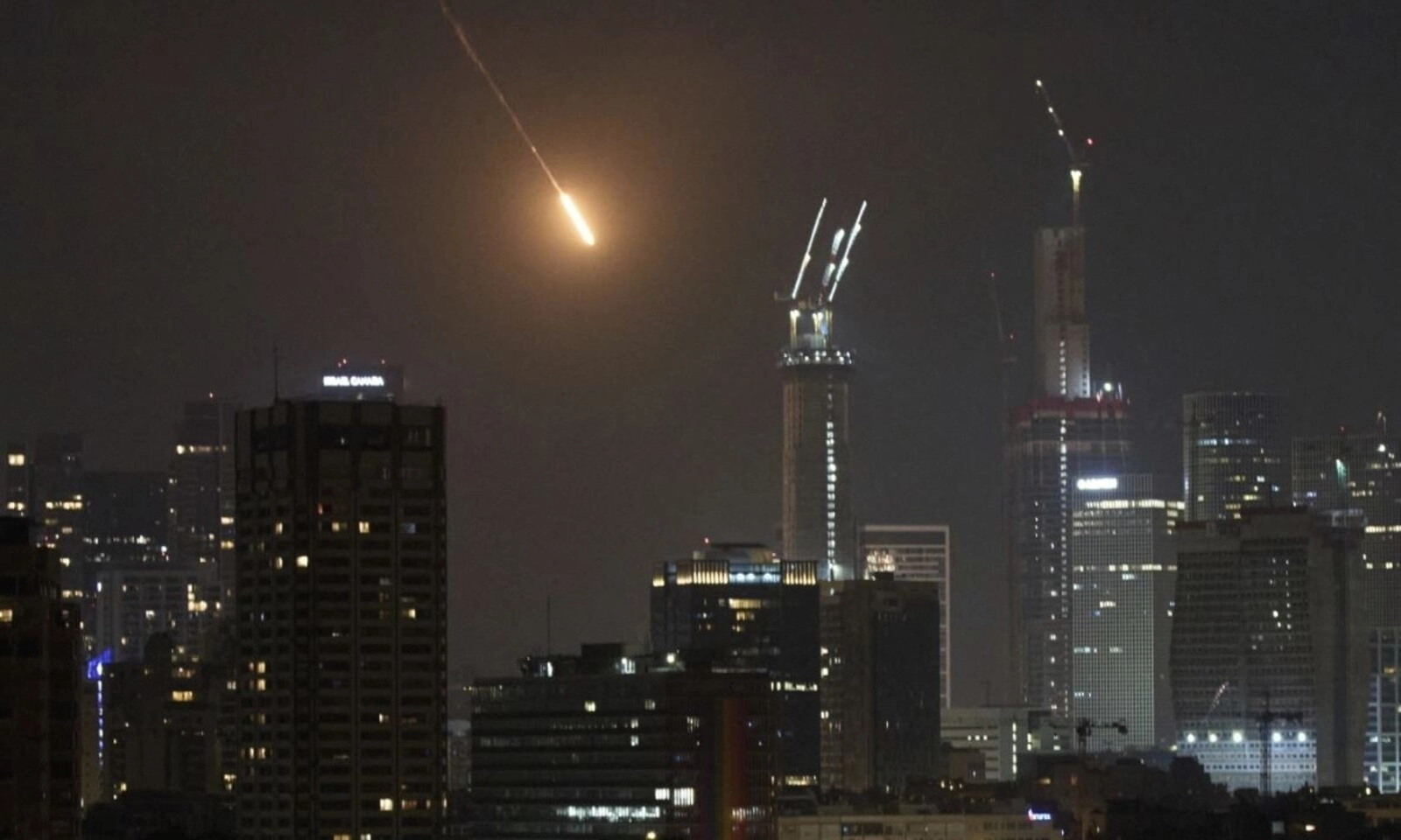 Iran tấn công cơ sở hạt nhân Israel, căng thẳng Trung Đông leo thang