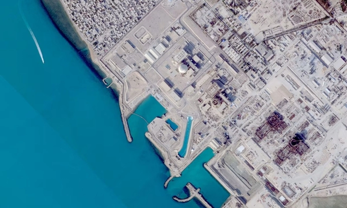 Iran phóng loạt tên lửa tầm xa, cảnh báo leo thang xung đột