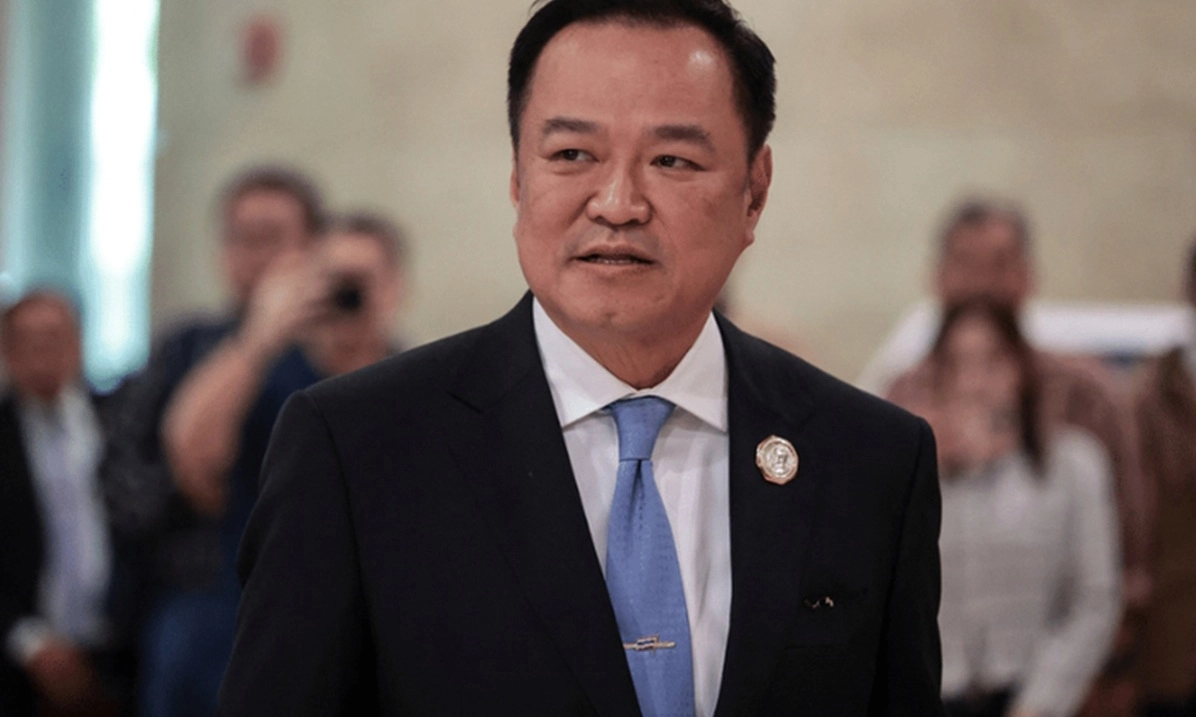 Thủ tướng Thái Lan nhận trách nhiệm, xin lỗi vì giá xăng dầu biến động