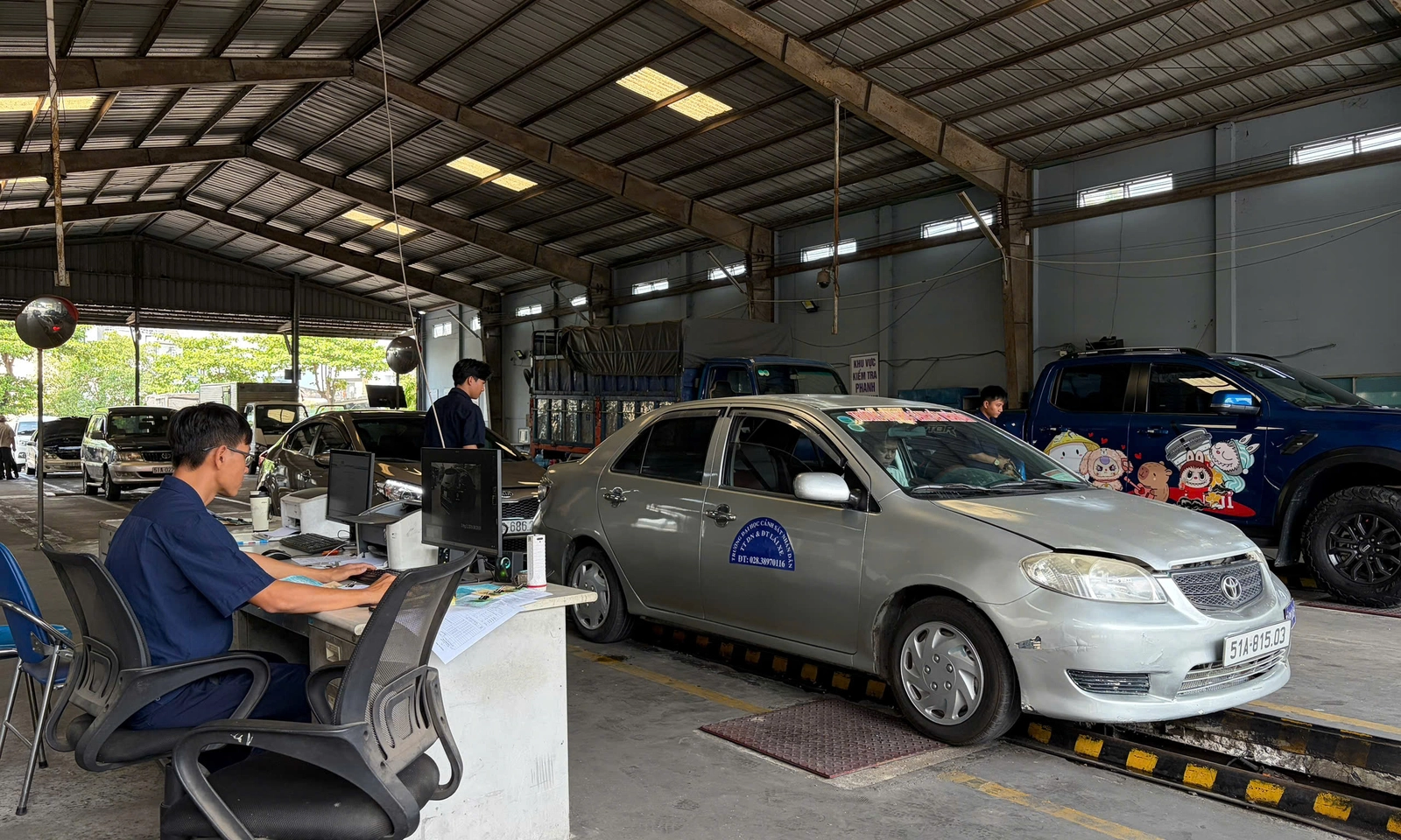 Siết hoạt động đăng kiểm, xử mạnh hành vi ép chủ xe sửa chữa