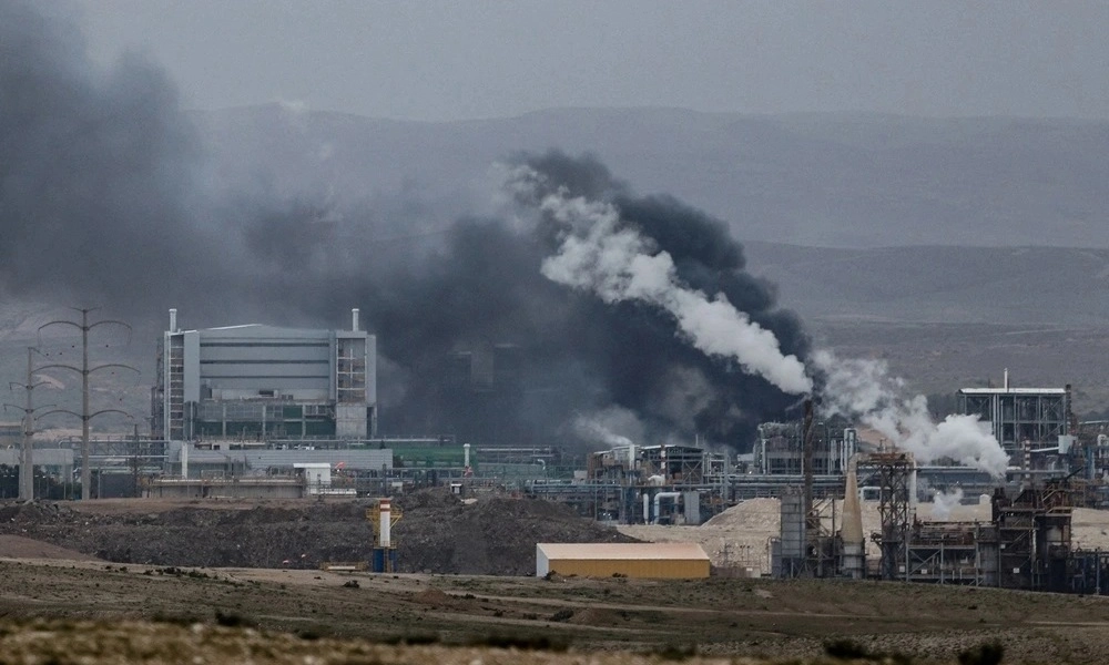 Iran tấn công dữ dội vào Israel và các nước vùng Vịnh