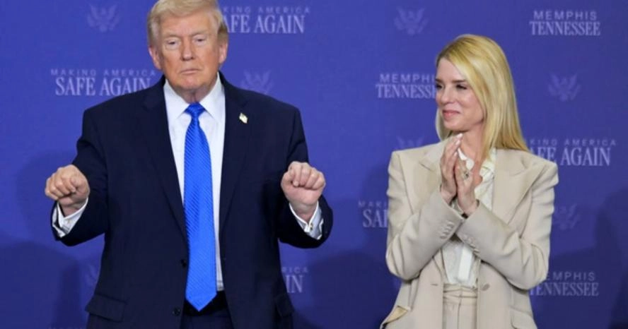 Bộ trưởng Tư pháp Mỹ Pam Bondi bị Tổng thống Trump sa thải