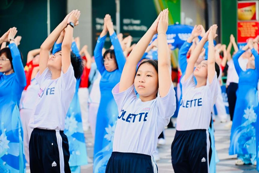 Hàng ngàn người dân TPHCM đồng diễn thể dục dưỡng sinh