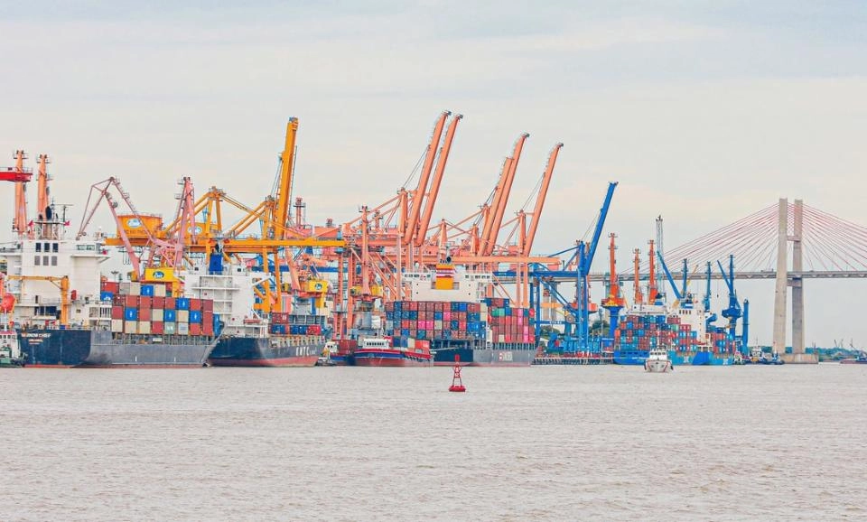 Miễn một số khoản phí, lệ phí hàng hải nội địa từ 7/4 đến 30/6