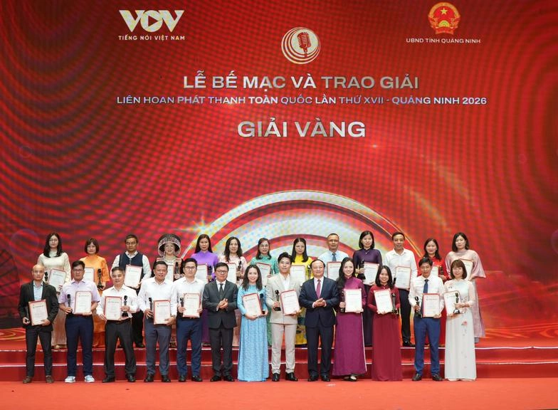 2 Giải Vàng Liên hoan Phát thanh toàn quốc - Đài TPHCM tiếp cận radio multimedia