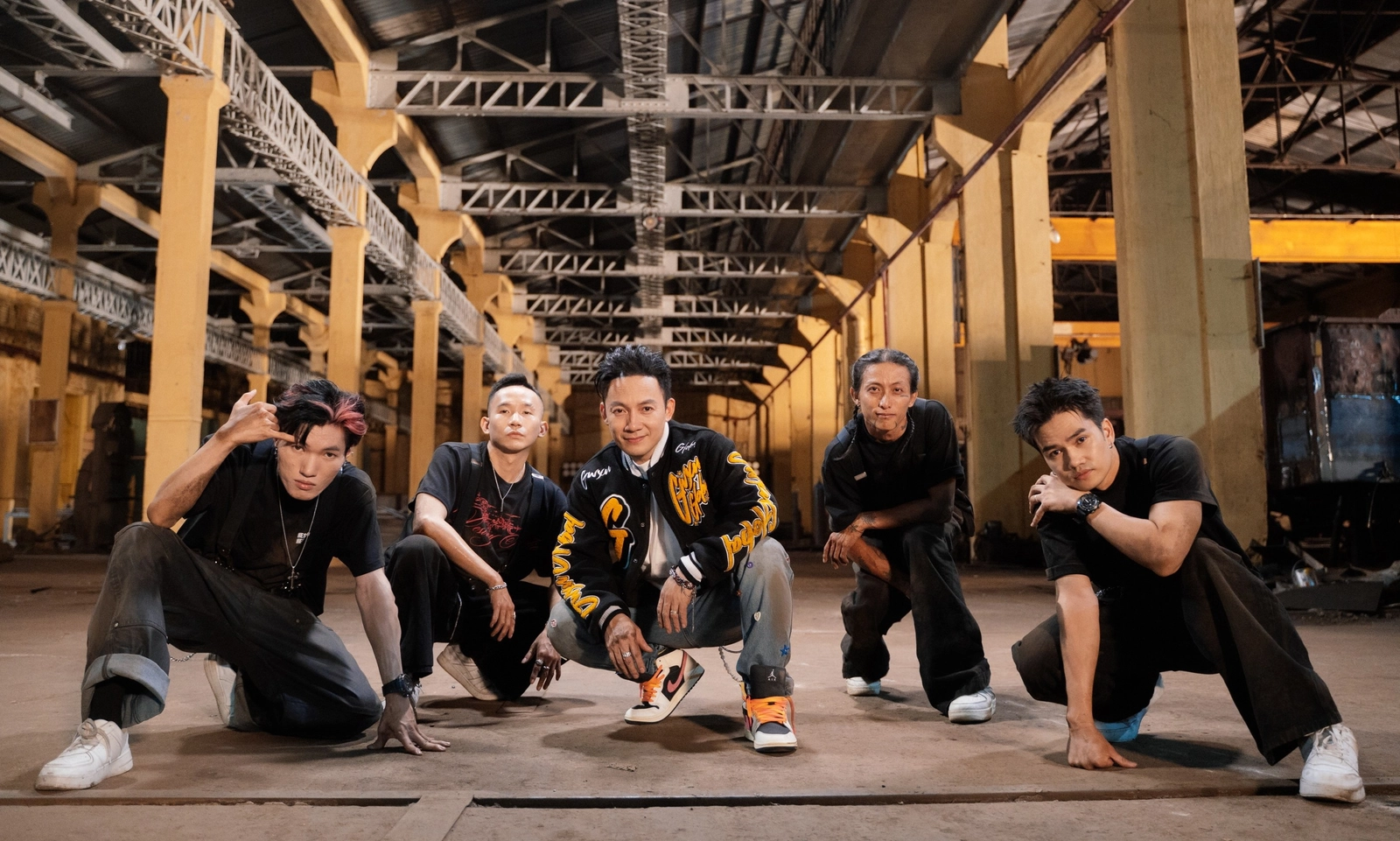 Đinh Tiến Đạt thử nghiệm RundefinedB với “Mùi (t)Hương”, khai thác cảm xúc tình yêu từ những điều rất nhỏ