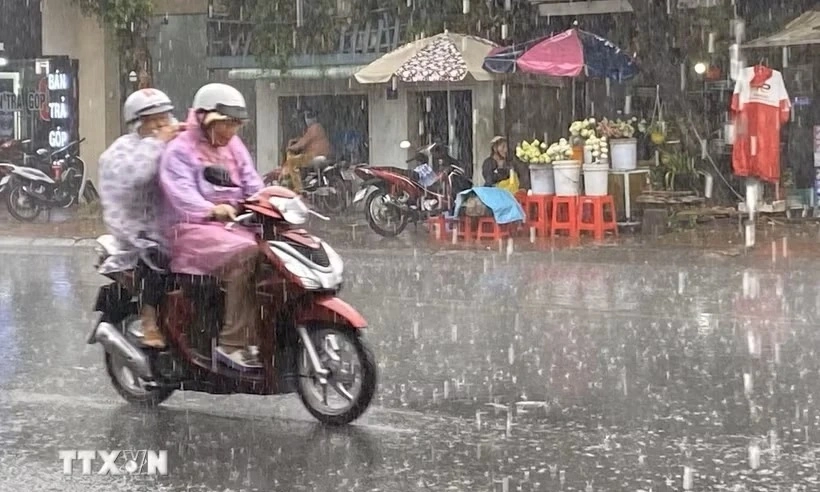 Không khí lạnh tràn về, Bắc Bộ có mưa dông