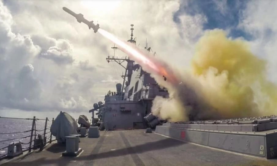 Mỹ nổ súng bắt tàu hàng Iran, Tehran tuyên bố trả đũa