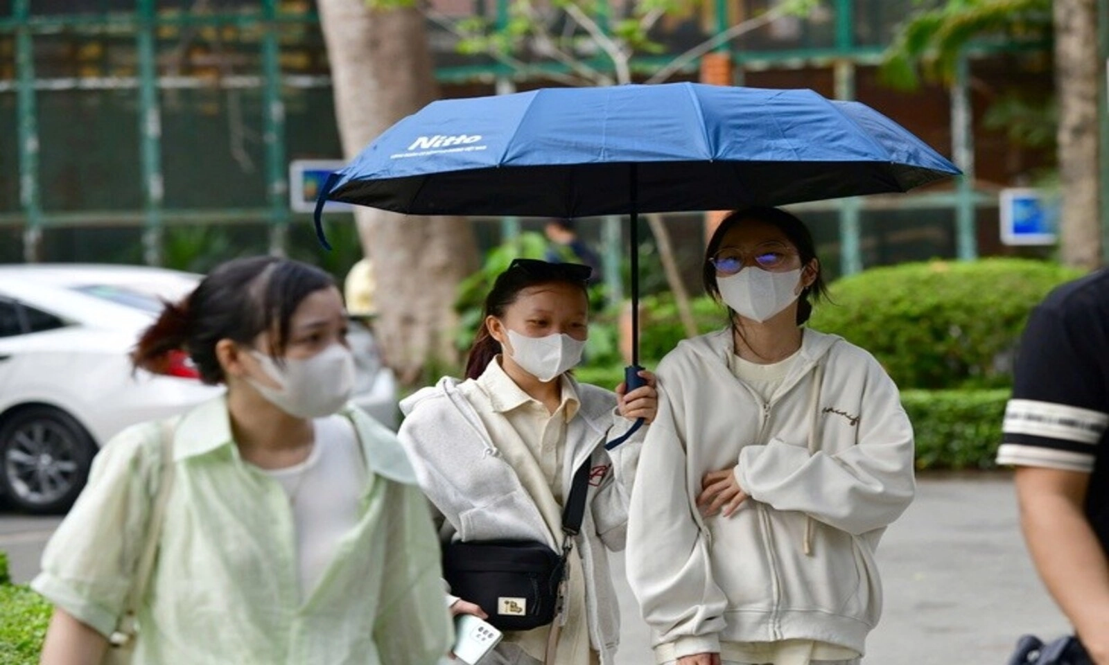 Nắng nóng trở lại Bắc Bộ, Nam Bộ ngày nắng chiều tối có mưa dông