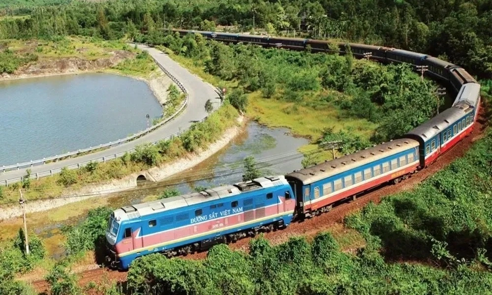 Đường sắt Việt Nam tiếp tục giảm giá vé tàu khách từ 23/4