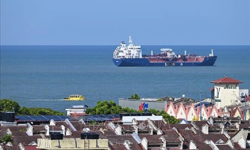 Indonesia xem xét áp thuế tàu thuyền đi qua eo biển Malacca
