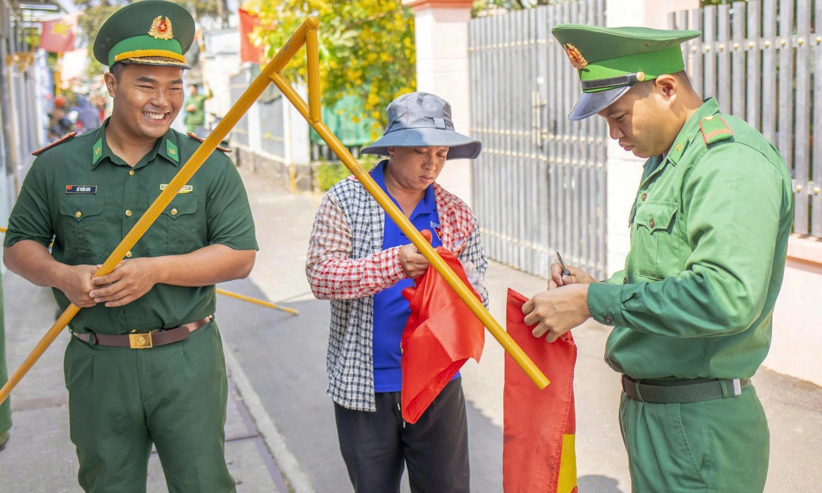 Rực rỡ đường cờ, “Bữa ăn nghĩa tình” hướng về nhân dân
