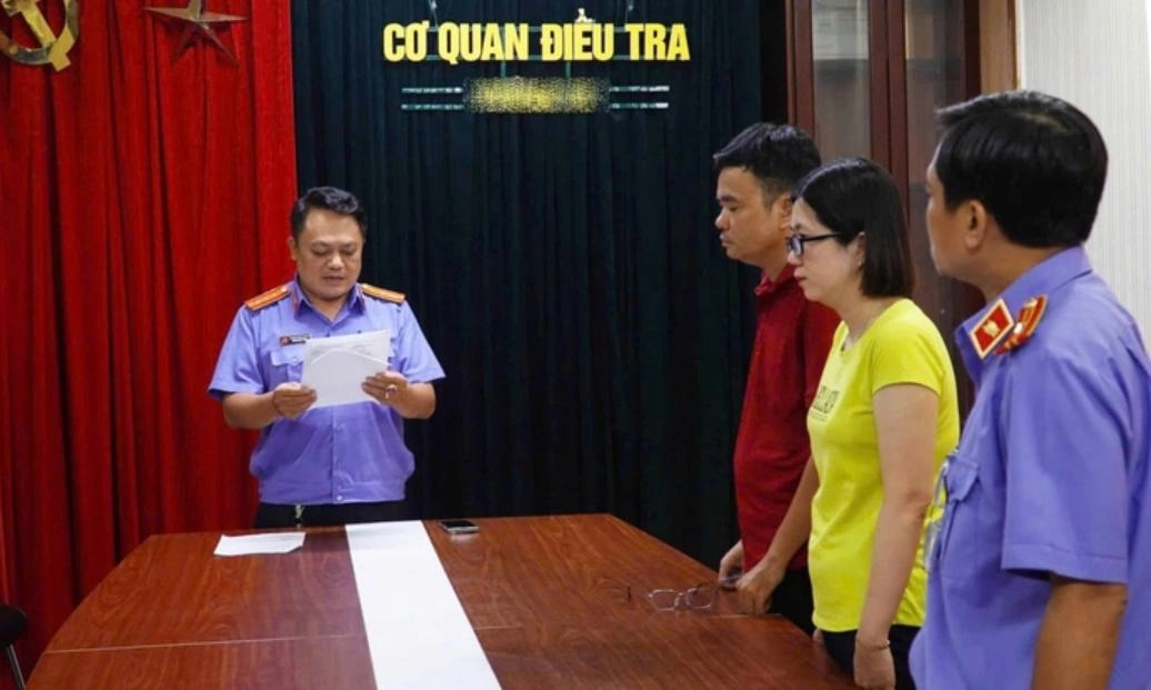 Vụ nữ sinh tử vong ở Vĩnh Long: Từ không khởi tố đến loạt cán bộ bị khởi tố