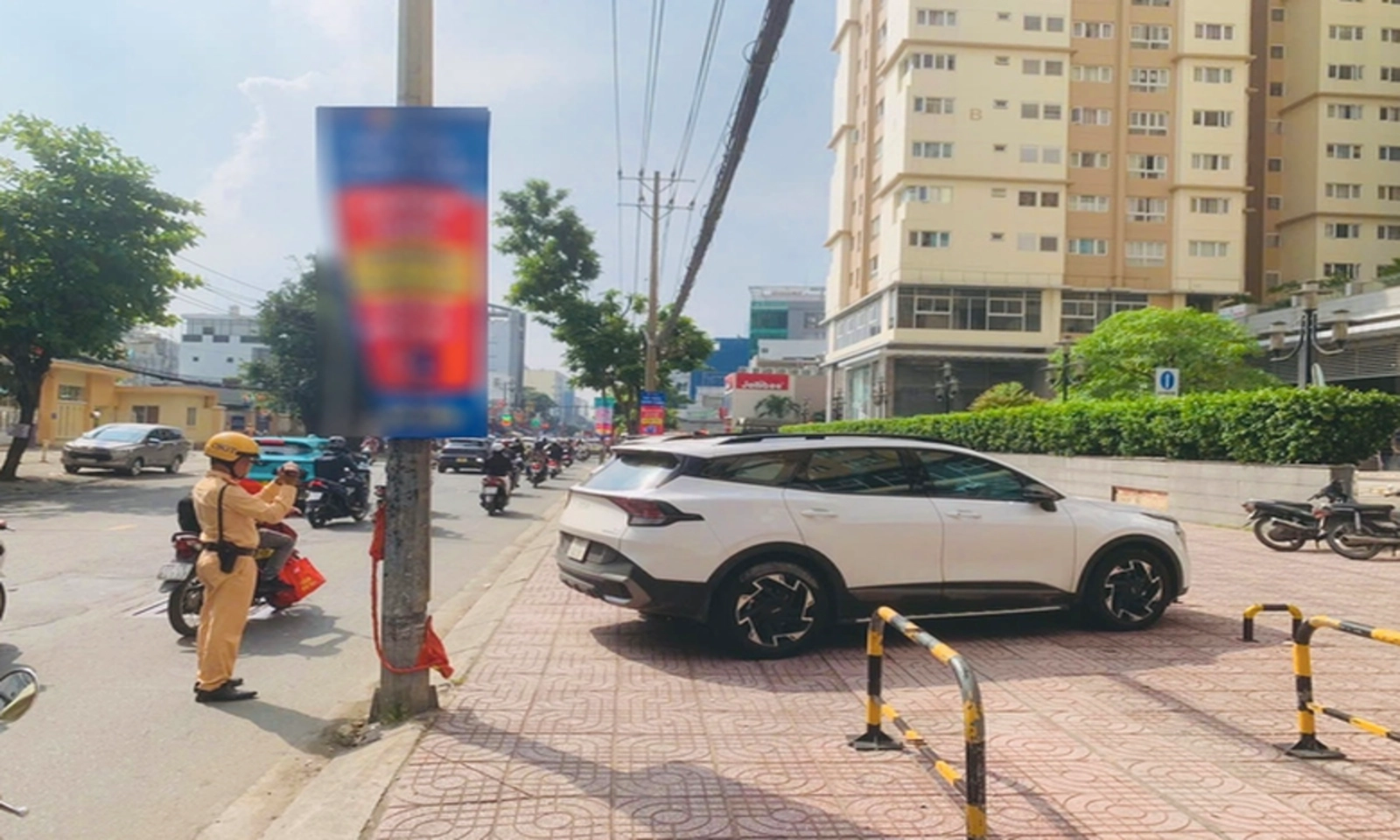 TPHCM phạt nguội hơn 1.600 ô tô dừng đỗ sai quy định