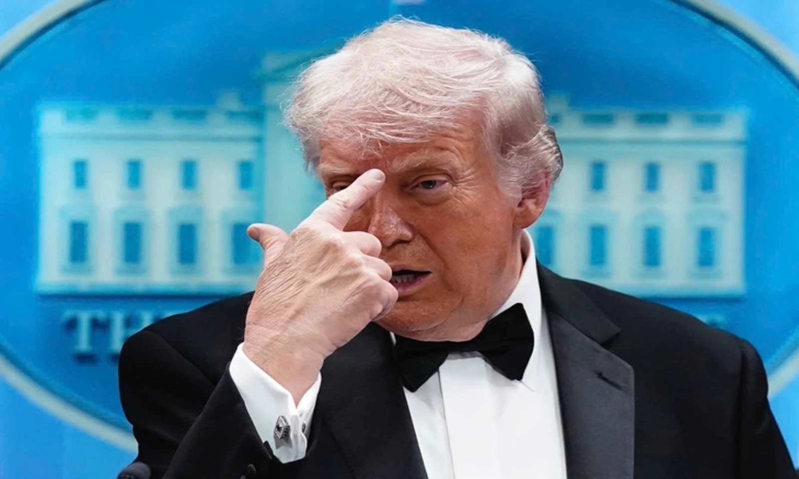 Vụ nổ súng ở Nhà Trắng làm dấy lo ngại về an ninh Tổng thống Donald Trump
