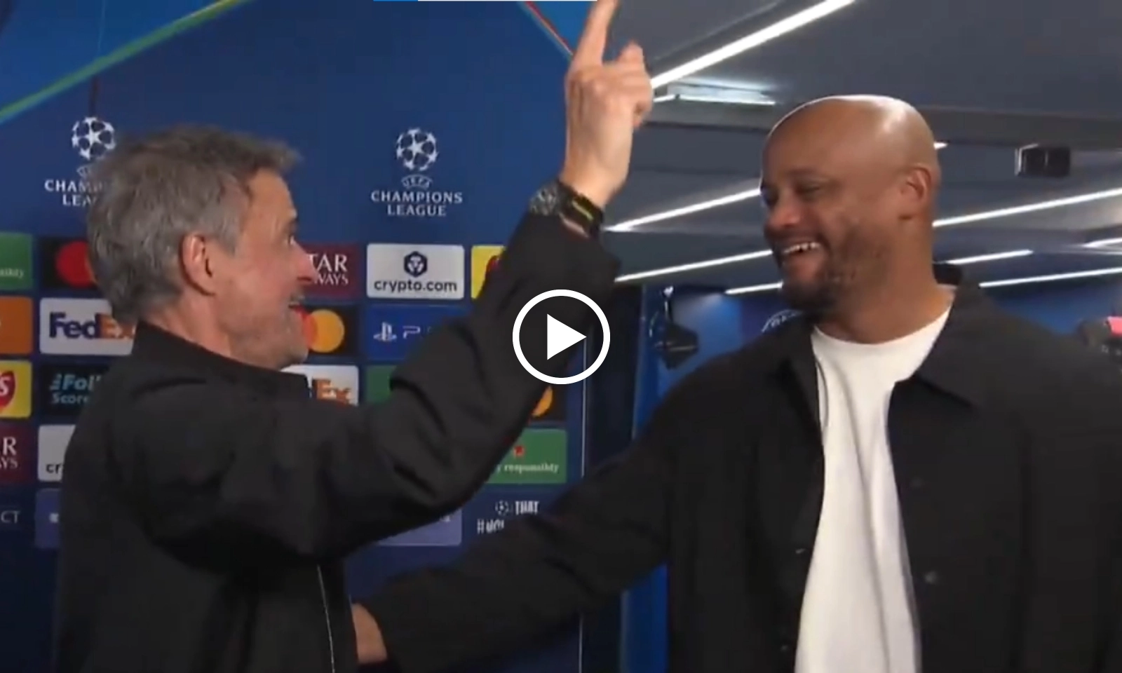 VIDEO: Enrique đặt câu hỏi sau chiến thắng Bayern Munich, Kompany không hiểu nổi