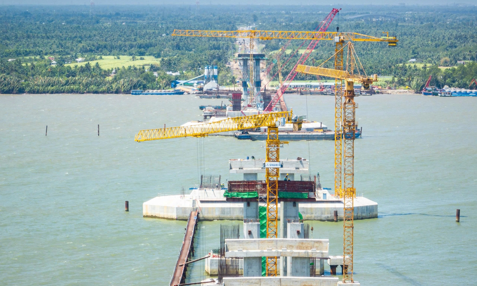 Các dự án giao thông trọng điểm miền Tây thi công xuyên lễ 