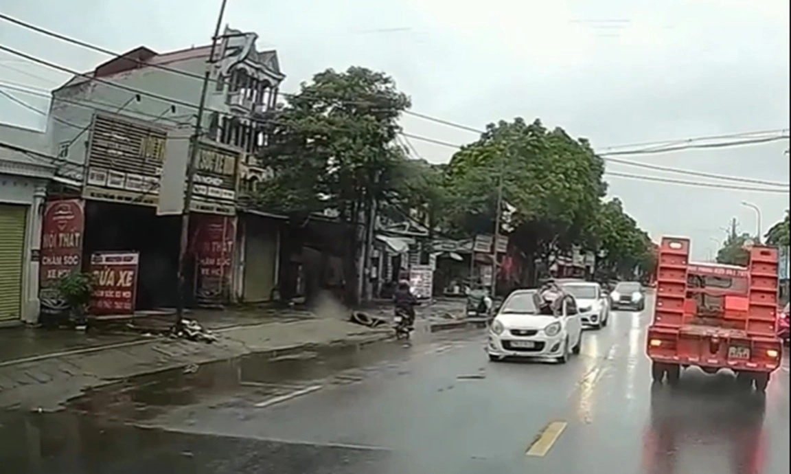 Mâu thuẫn gia đình, con rể nằm chắn đầu ô tô đang chạy