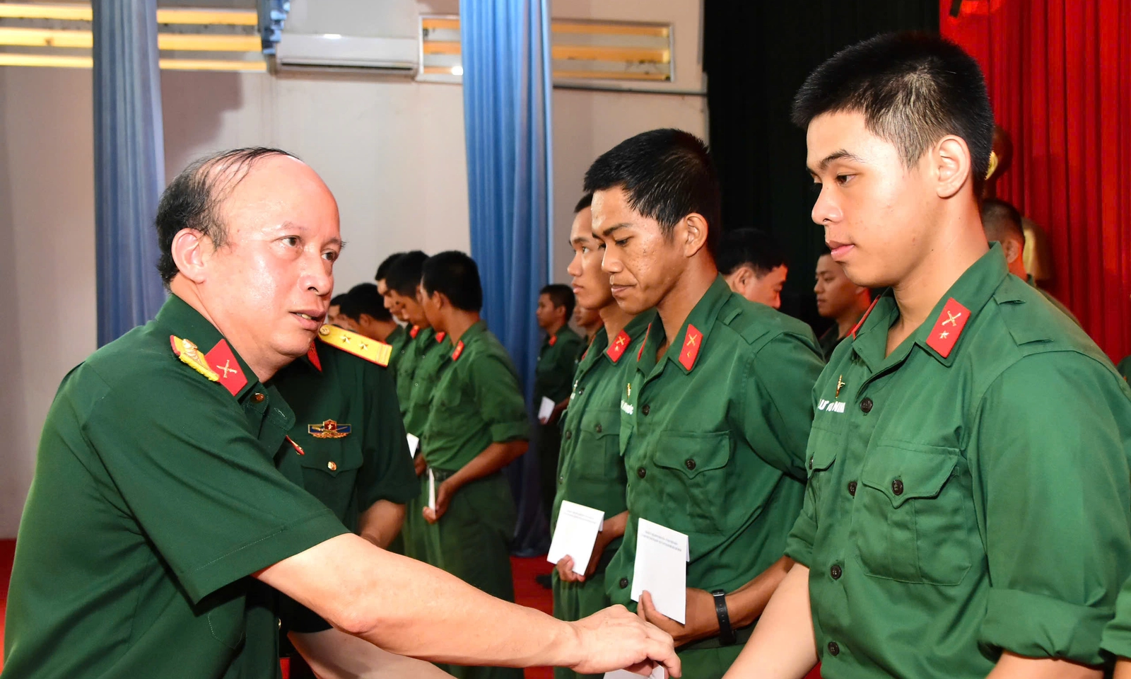 Hội đồng Nghĩa vụ quân sự TPHCM thăm, động viên hơn 700 chiến sĩ mới