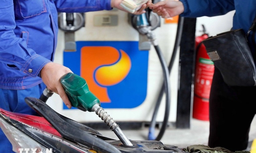 Giá dầu diesel giảm còn 27.490 đồng/lít