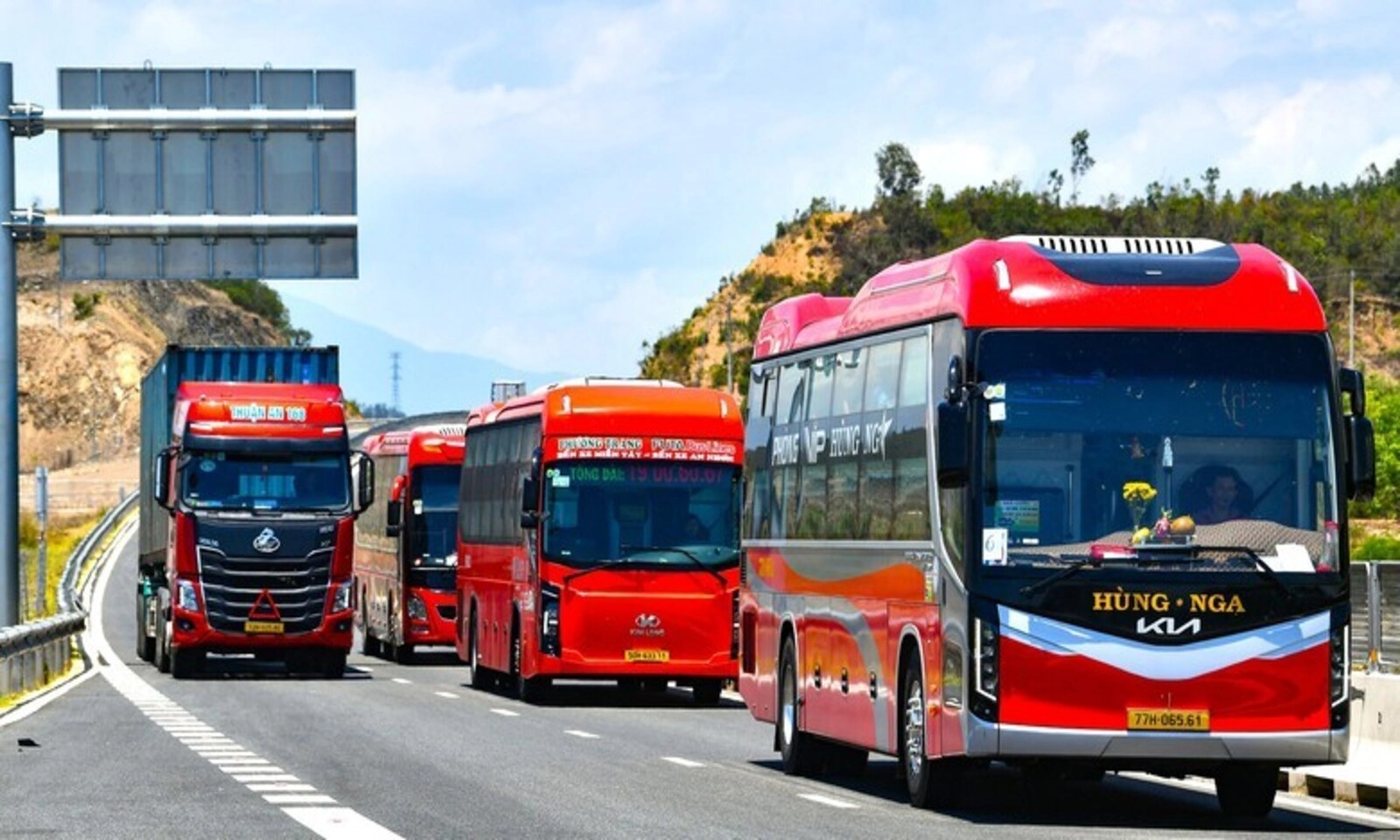 Bộ Xây dựng sửa đổi 8 thủ tục đường bộ, tinh gọn hồ sơ, rút ngắn quy trình