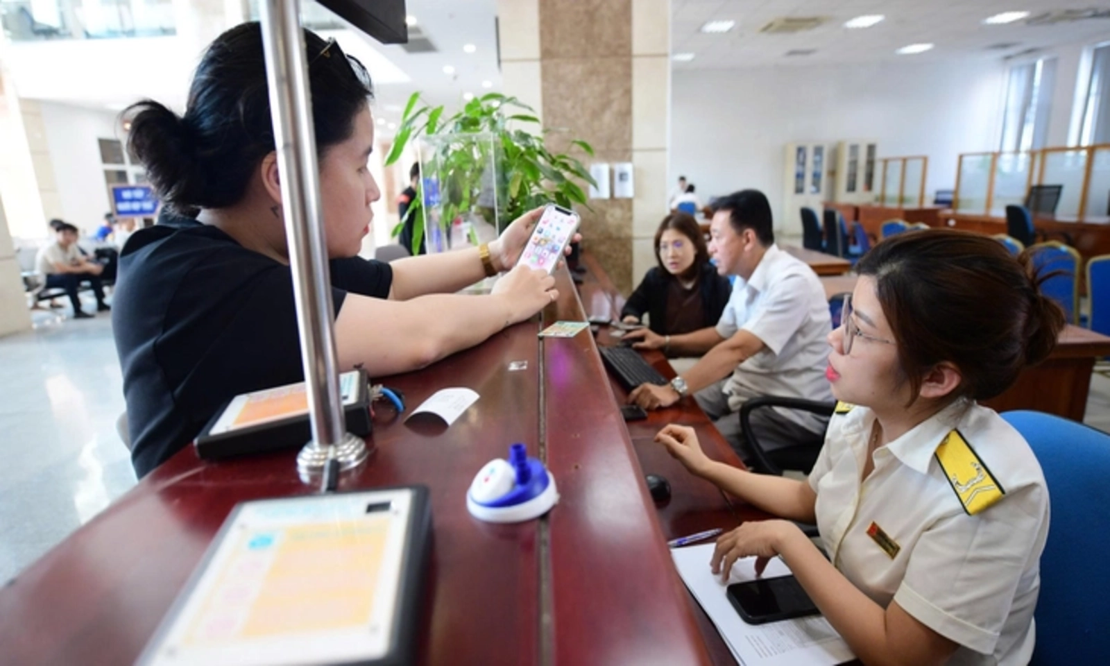 Đề xuất cấm xuất cảnh vì nợ thuế từ 1 triệu đồng: Tránh “mạnh tay” với khoản nợ nhỏ