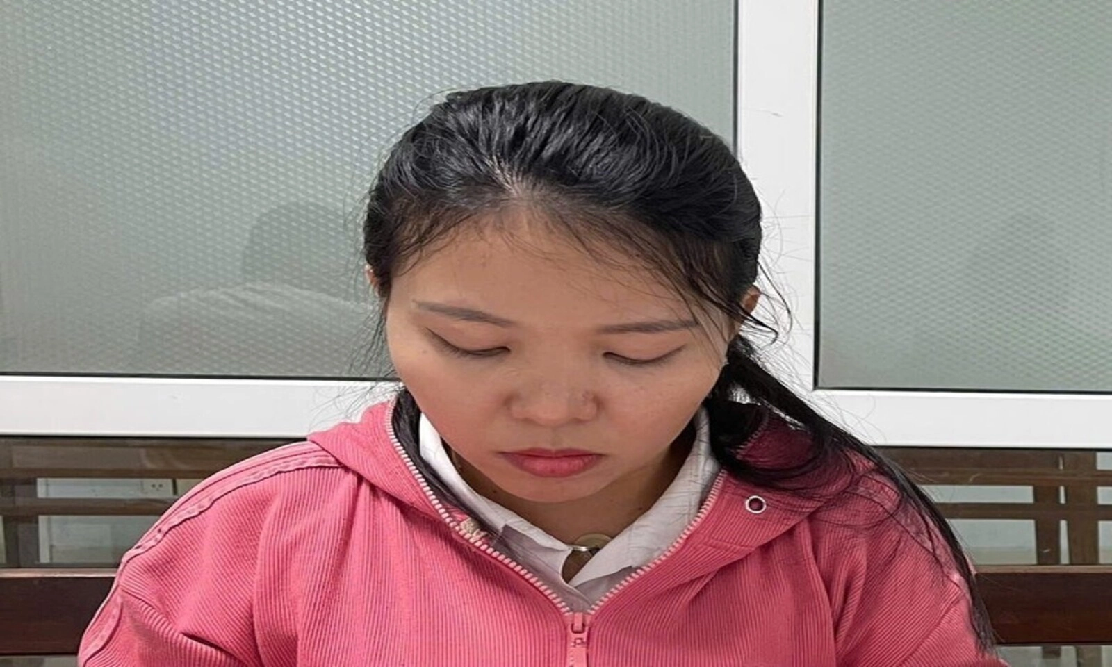 Khởi tố nữ môi giới ở Đà Nẵng bị cáo buộc lừa làm sổ đỏ, chiếm đoạt tiền tỉ